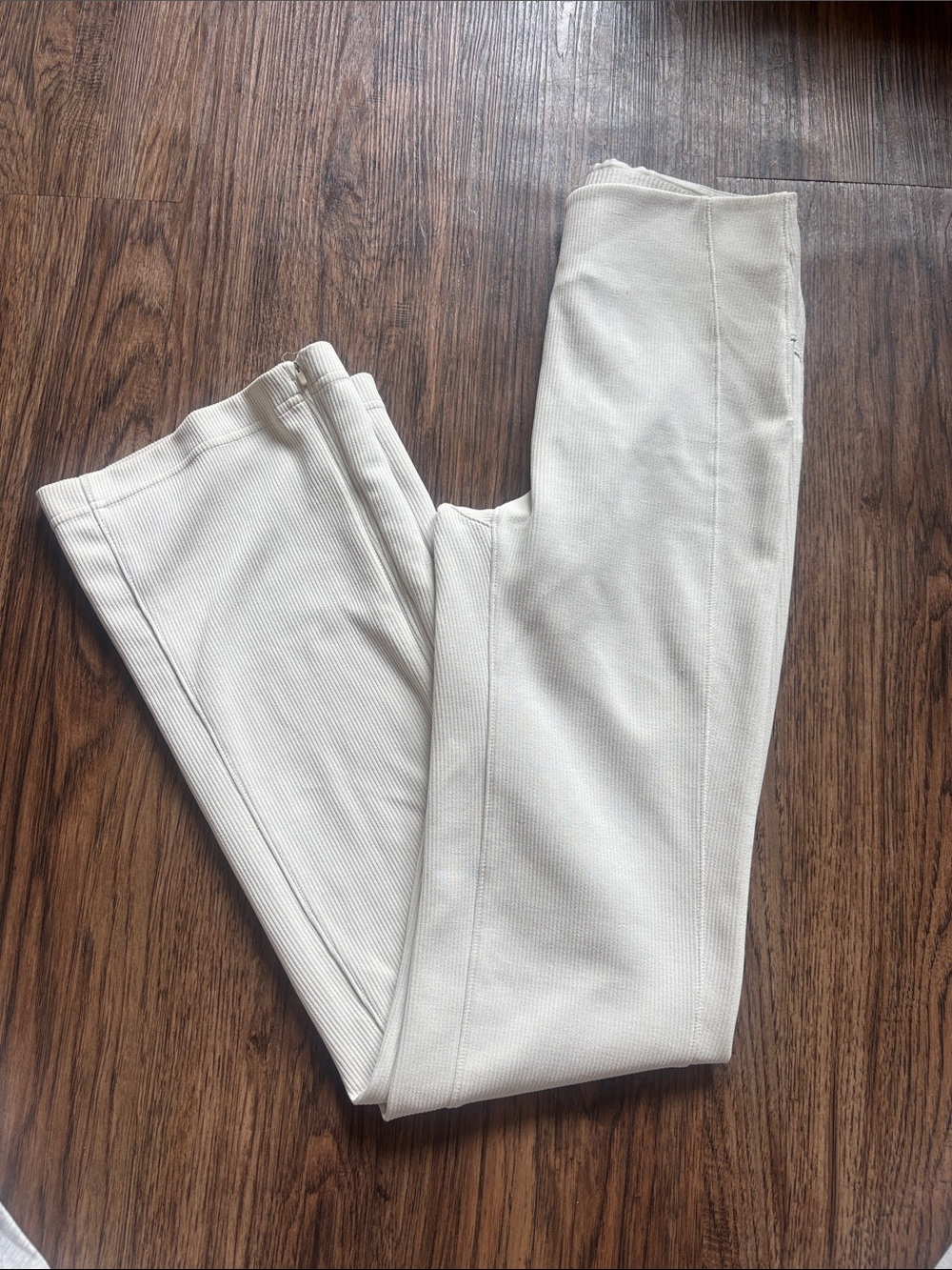Lululemon Brushed Softstreme Ribbed Zip Flared Pant 32.5 Bone Size 4 LW5EUBS